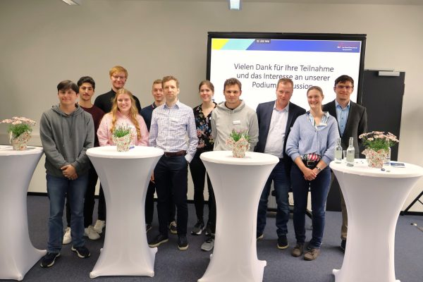 Schulteam für die Podiumsdiskussion zur Europawahl 2024 (Foto: Christof Nielsen-Wegner)